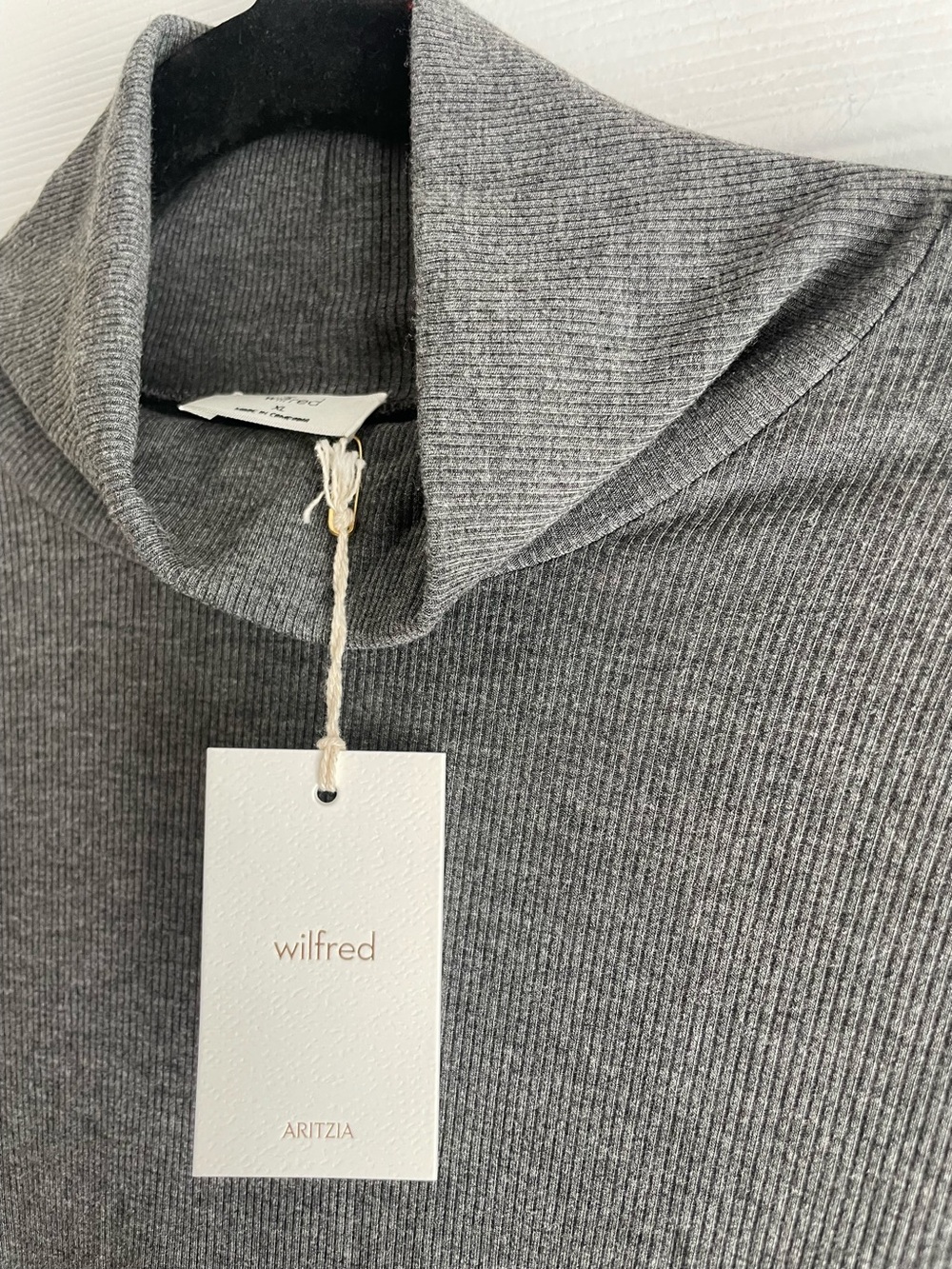BNWT Wilfred (Aritzia) Ribbed Gray Mockneck Sweater